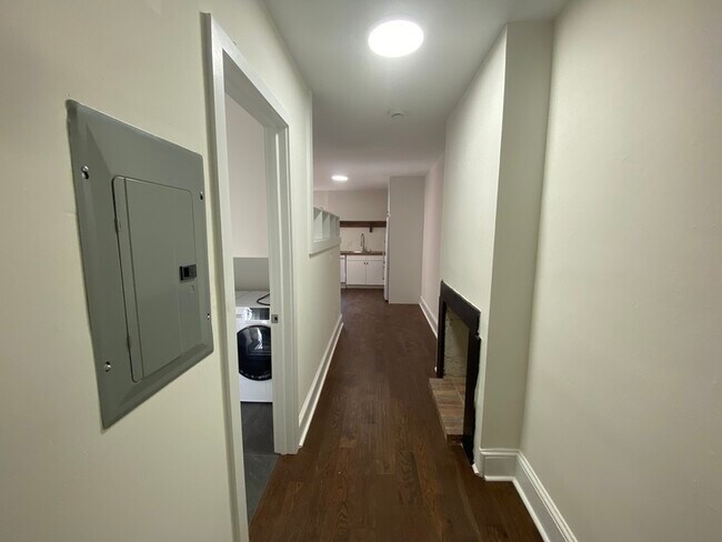 Photo - 1832-34 Callowhill St Unit A