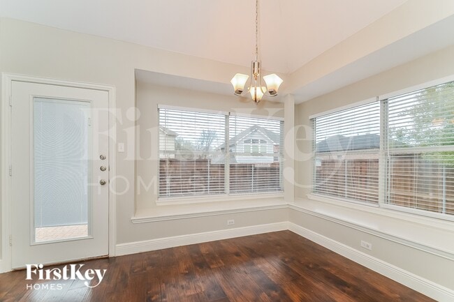Photo - 3921 Cloudcrest Dr