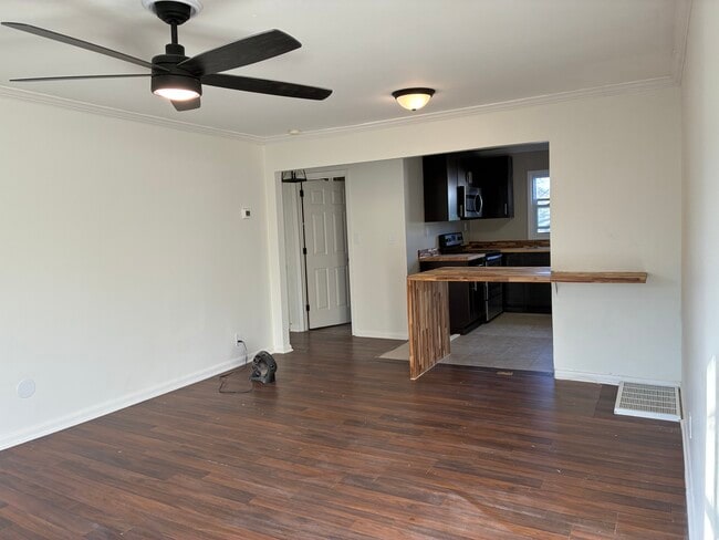 Photo - 3805 Burrus St