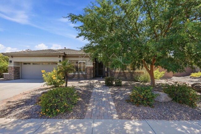 Photo - 587 E Benrich Dr