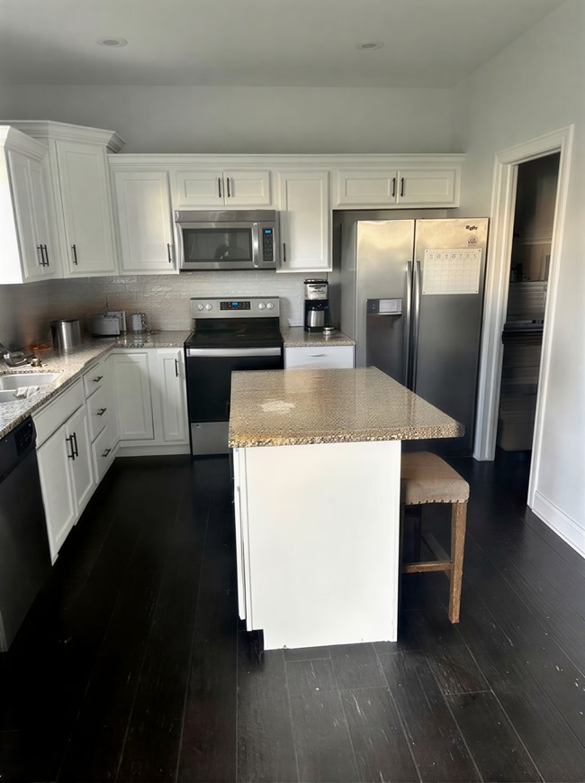 Photo - 9702 Hazelwood Ave