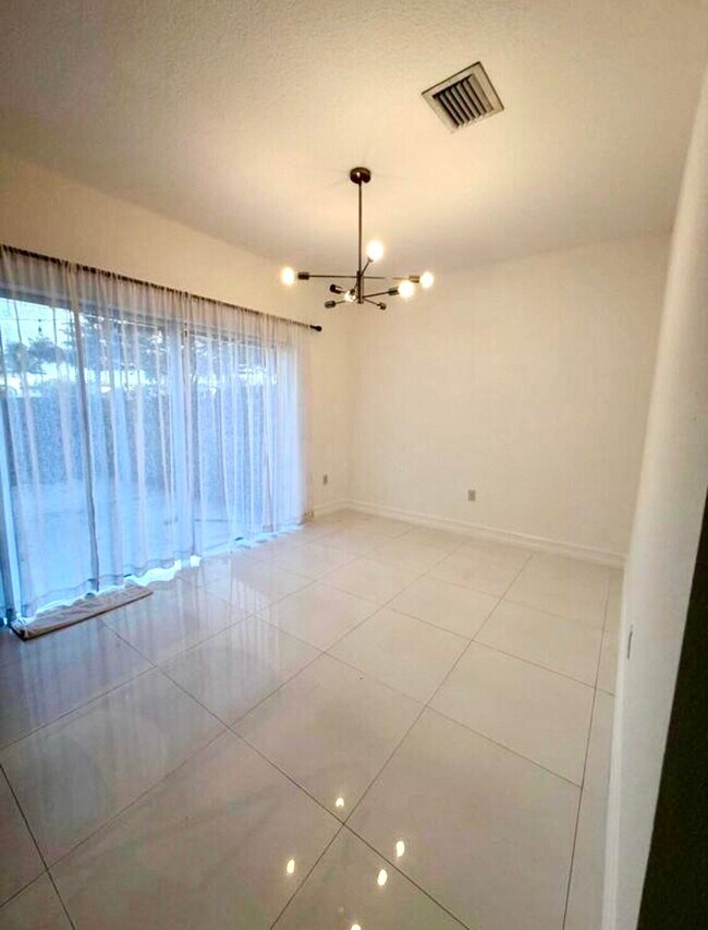 Photo - 4110 NE 24th St