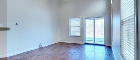 Photo - 160 Angus Dr