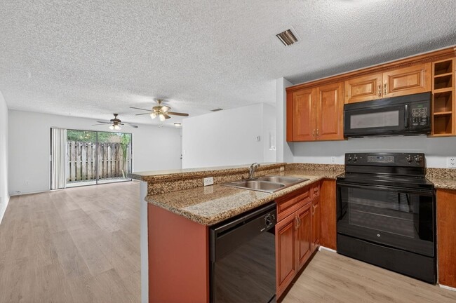 Photo - Lakeside Villas