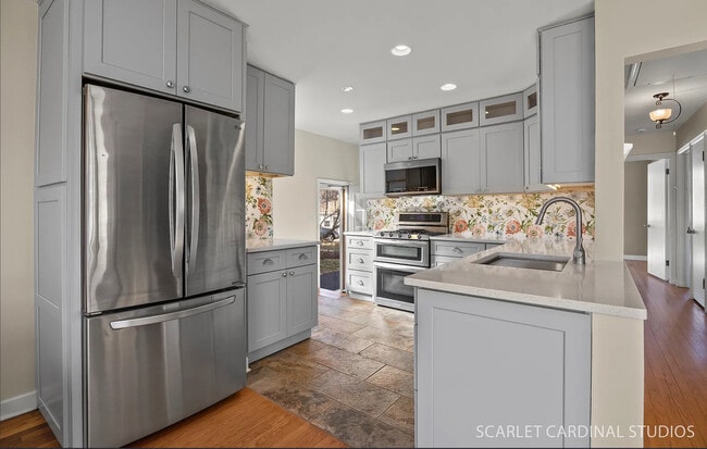 Photo - 882 Hillside Ave