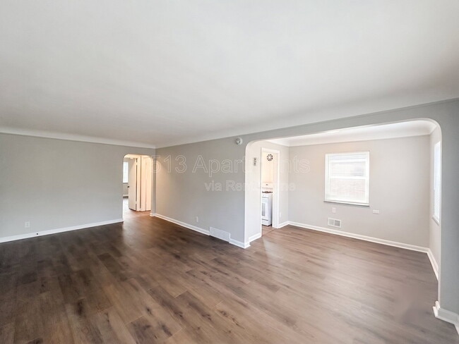 Building Photo - 1649 Anita Pl Unit 3