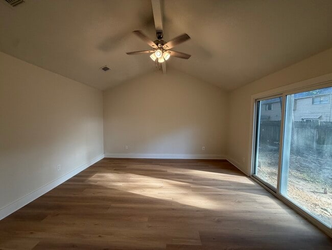 Photo - 70 Brookflower Rd