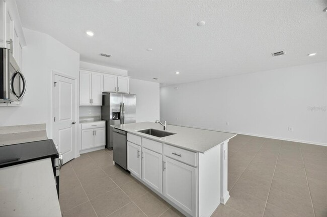 Photo - 3084 Armstrong Ave