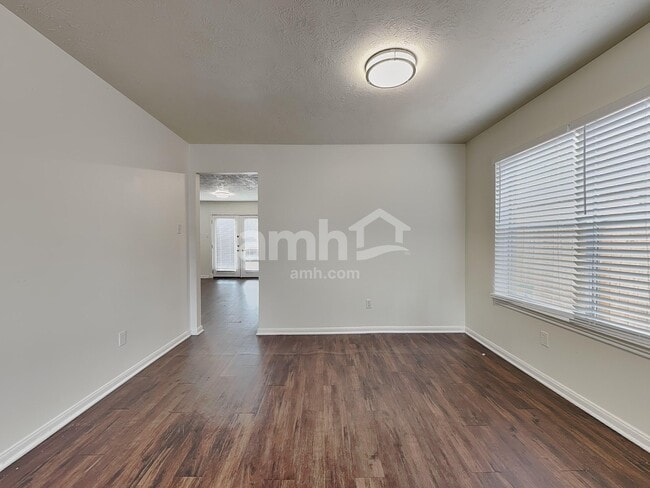 Photo - 12311 Claresholm Dr