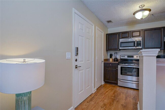 11901 4th St N Unit 4206