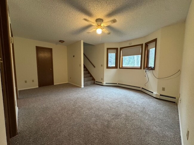 Photo - 5 Bedroom, 3 Bathroom, 2 Car Garage in North Pole - FUEL INCLUDED!