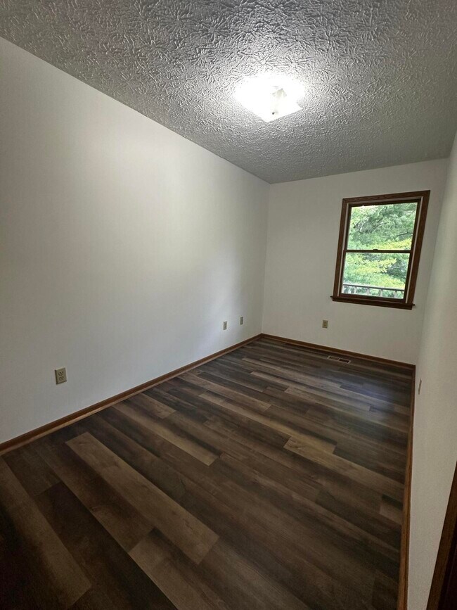 Photo - 106 Sharon Dr