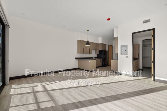 Building Photo - 2310 First Ave N Unit #405