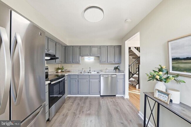 Photo - 7619 Nutwood Ct
