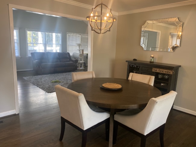 Photo - 2018 Valley Dr