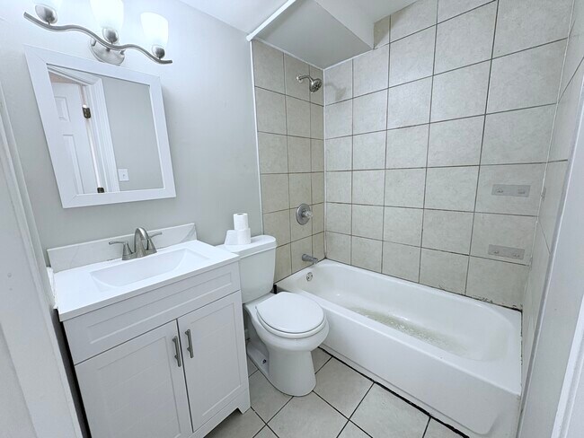 Photo - Glenawyn #6 Unit 6