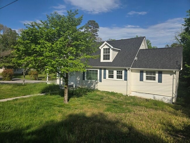 Building Photo - 4094 University Dr Unit B