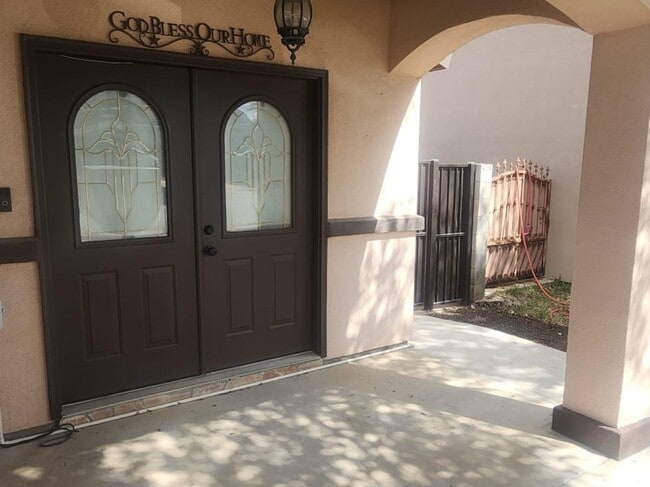 Photo - 1021 Savannah Loop