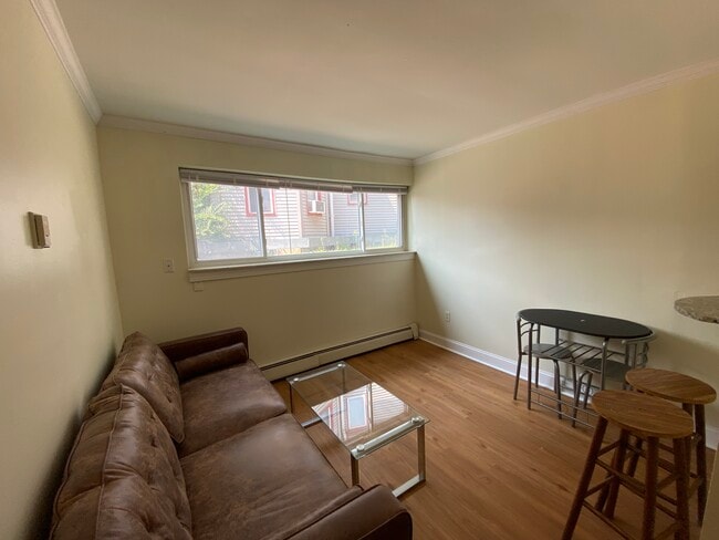 Photo - 607 Hill St