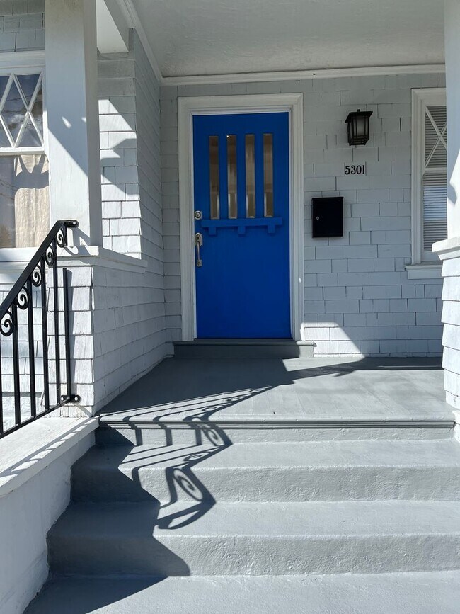 Photo - Beautiful Centrally Located Rockridge Craftsman!