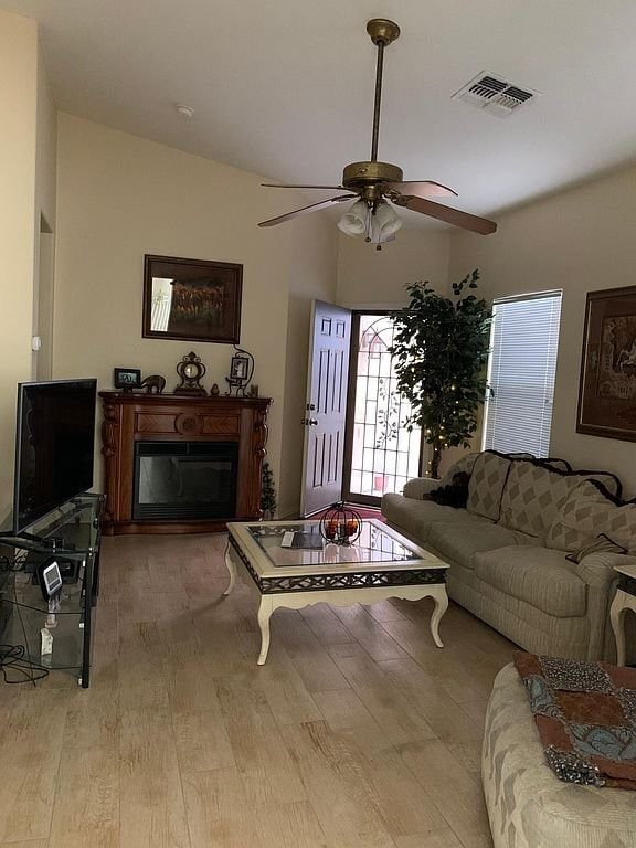 Photo - 942 S Balboa Dr