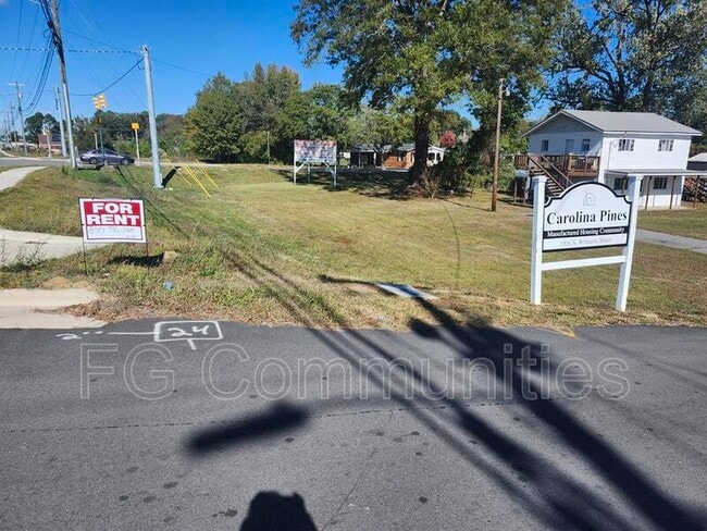 Photo - 1904 N William St