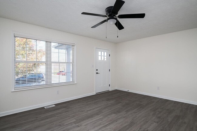 Photo - 154 Garnet Dr