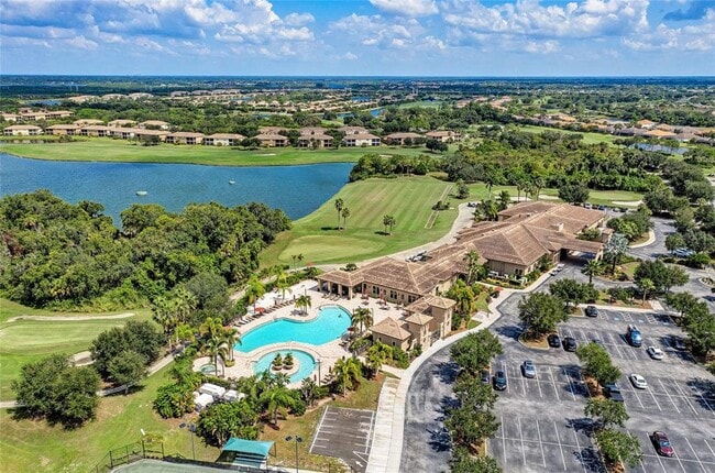 Casa club principal y área de piscina - 7911 Grand Estuary Trl Unidad 207