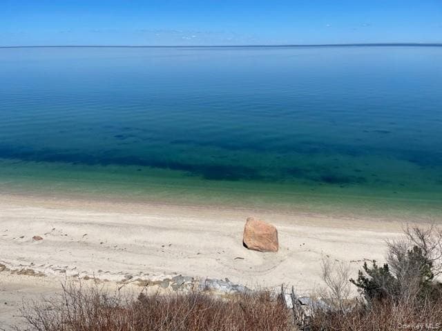 24 Cliff Way