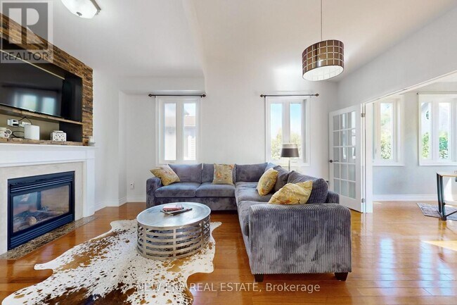 Photo - 1031 Lake Dr N