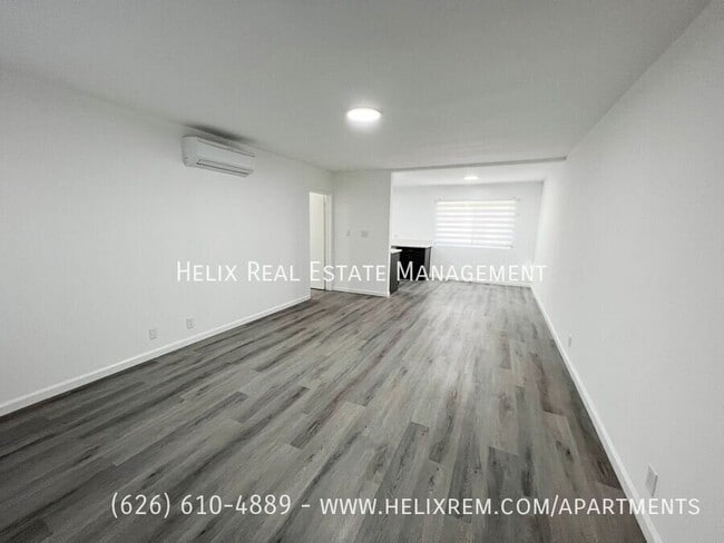 1063 Justin Ave