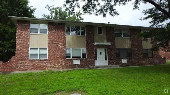 Building Photo - 114 Drake St Rental