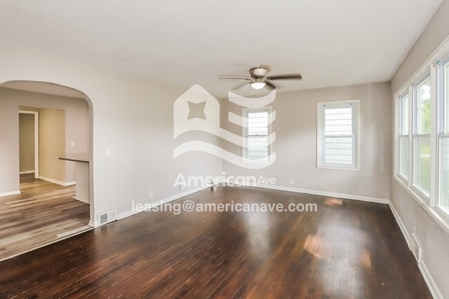 Photo - 1908 S Broadway St