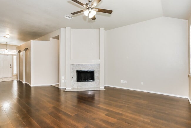 Photo - 2713 Meadowview Dr