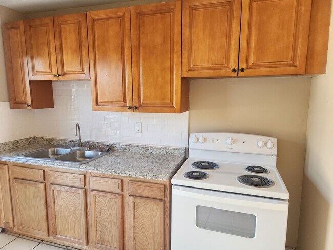 Photo - 5TH1235  8 Unit 1235 West 5th Street - up