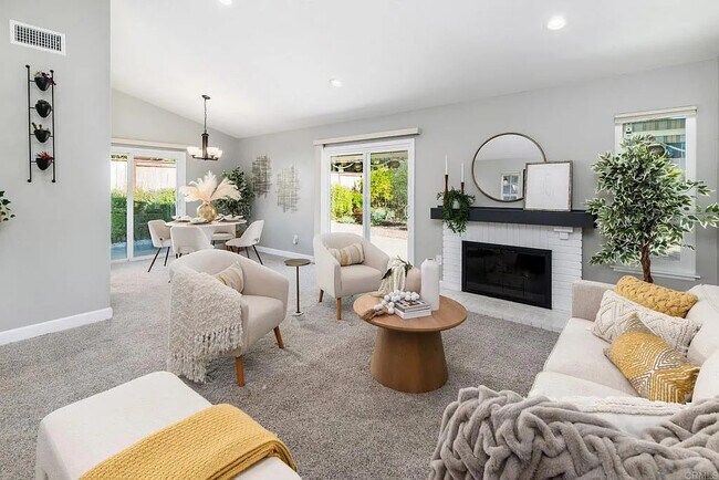 Photo - 2725 Glasgow Dr