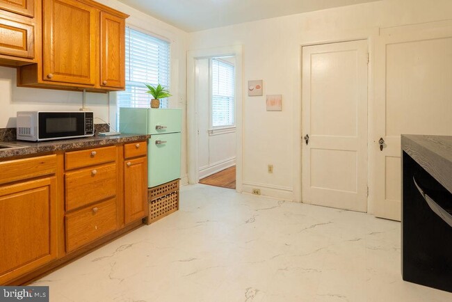 Photo - 315 Frederick St Unit B