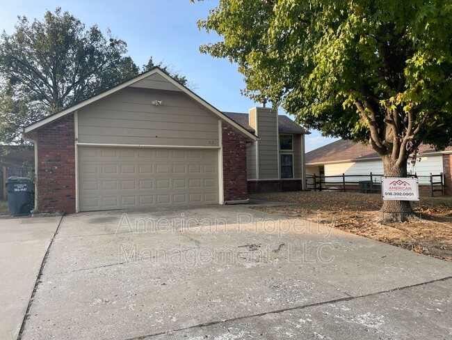 Photo - 712 West 119th Pl S