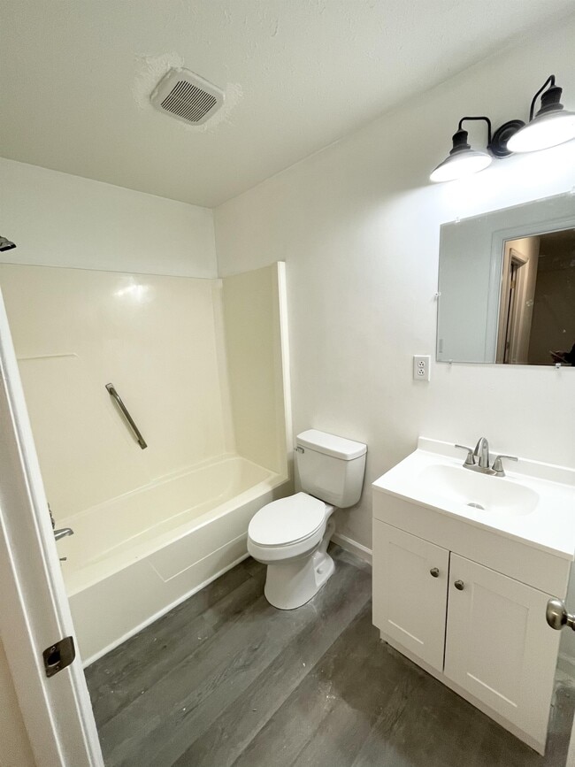 Photo - 143 Hughes Dr