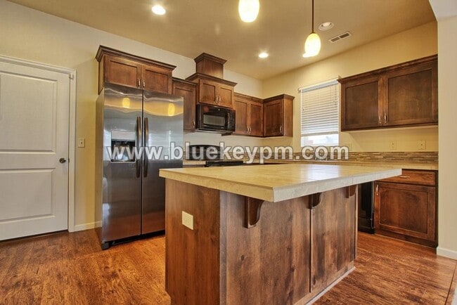 Photo - 3 Bed, 2.5 Bath Townhome with Upstairs Office or Tech Room