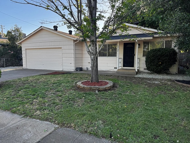 Building Photo - 3732 Mercury Dr