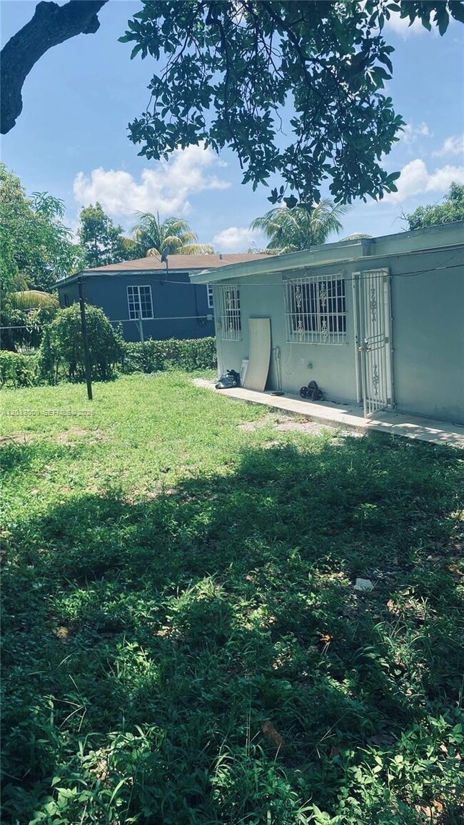 Building Photo - 1120 NW 147th St Unit 0