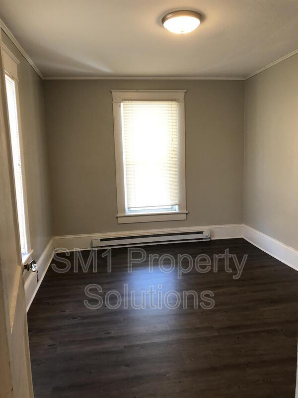 Photo - 2823 E Bessemer Ave