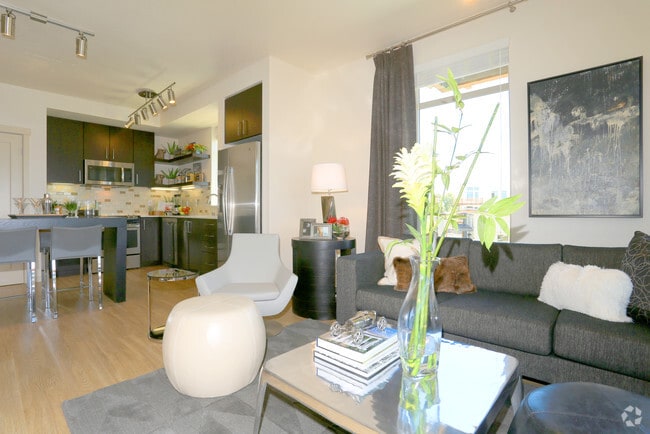 1Bedroom: Living Room