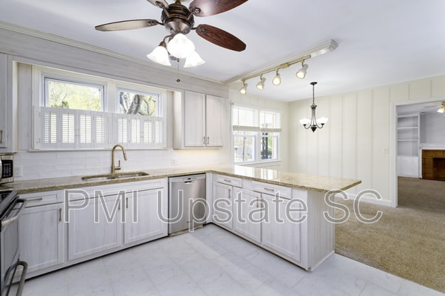 Photo - 102 Tiffany Dr