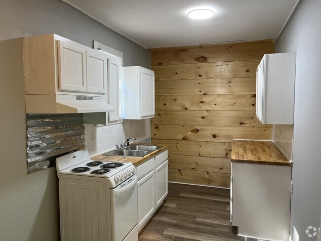 Building Photo - 33 Macks Dr Rental