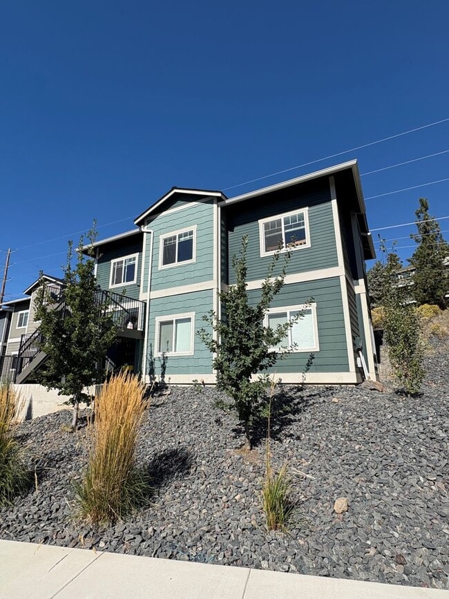 Building Photo - b2064 Unit 1