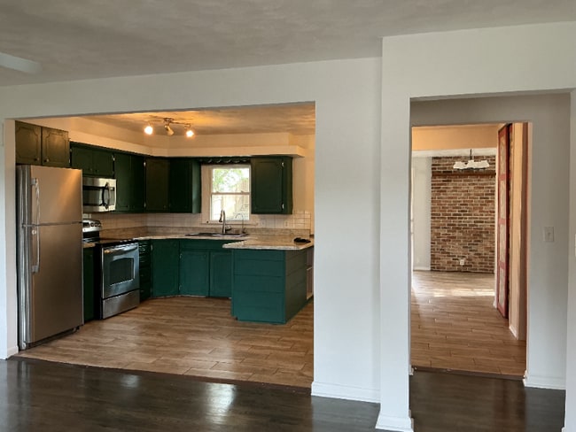 Photo - 127 Wesgaye St