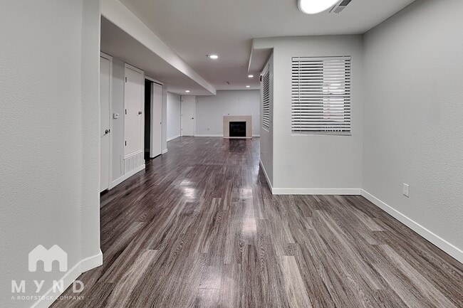 Photo - 970 S Dawson Way
