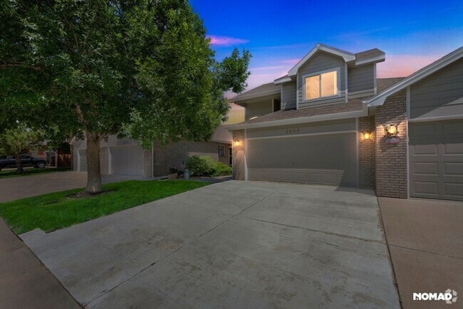 Building Photo - Spacious 4BR Townhome in Greeley